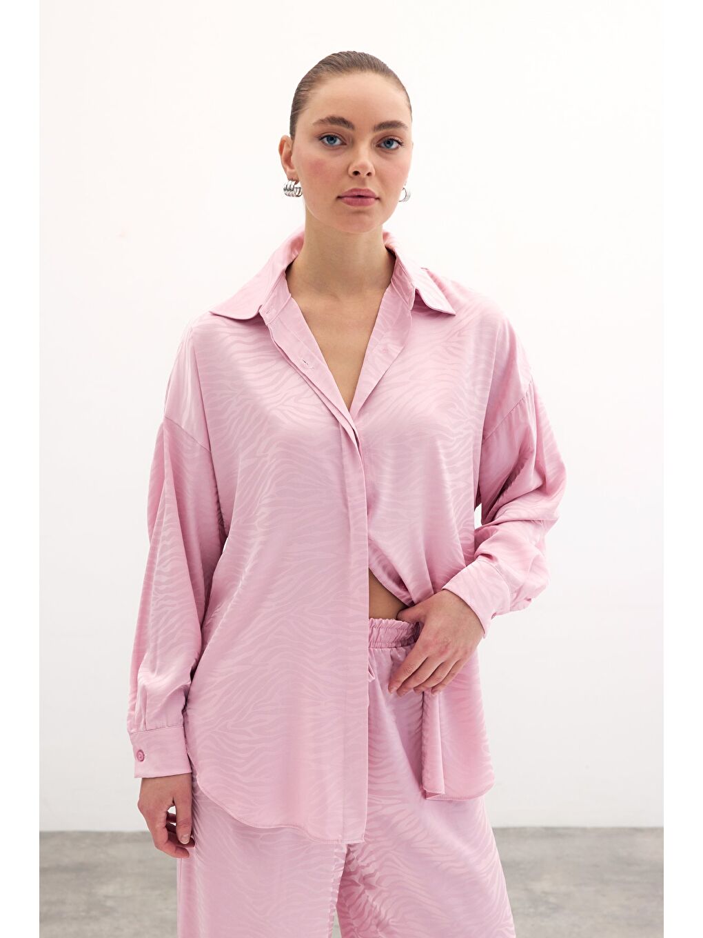 Pembe Zebra Desenli Salaş Gömlek - Pudra-1