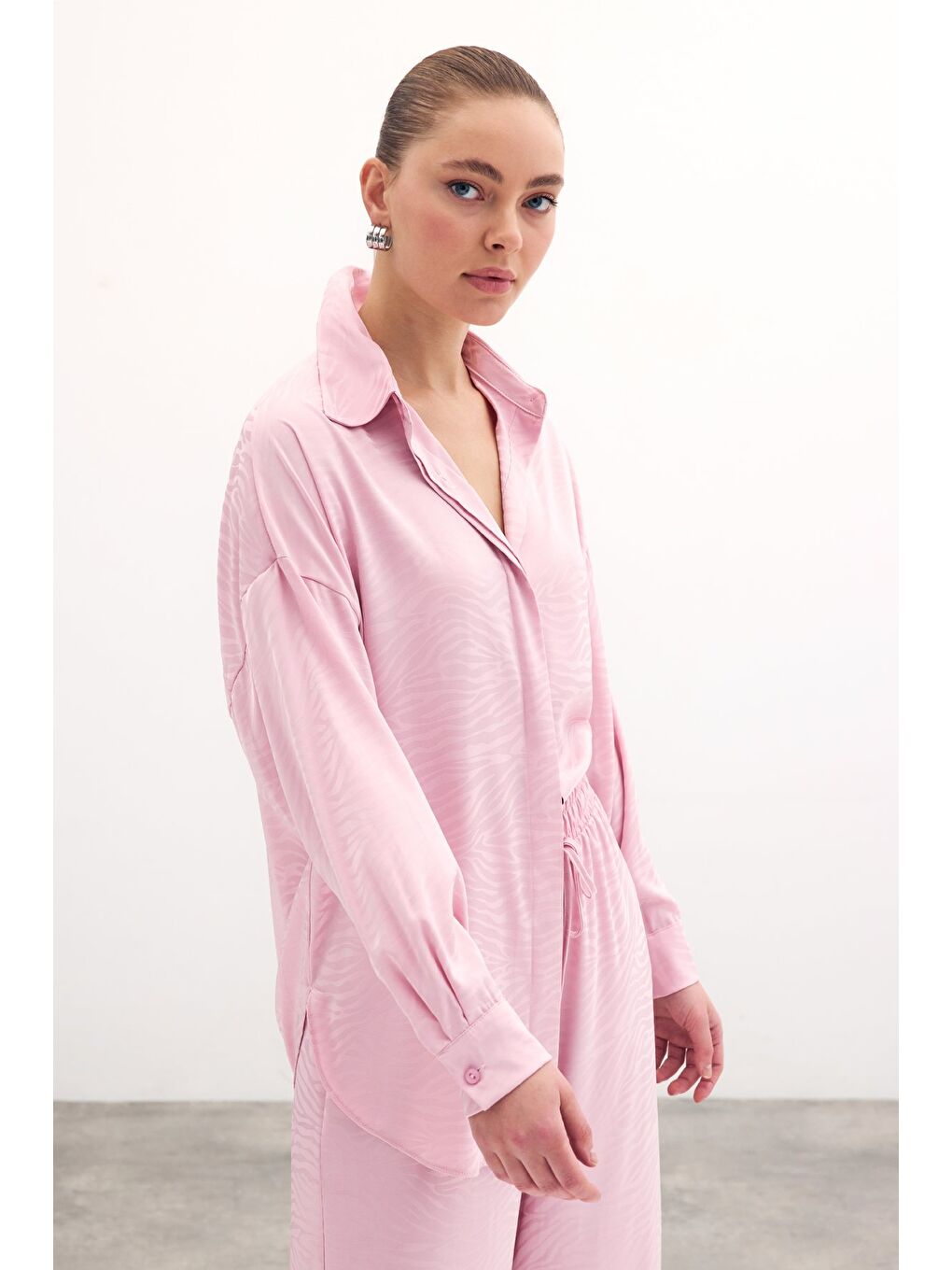 Pembe Zebra Desenli Salaş Gömlek - Pudra-2