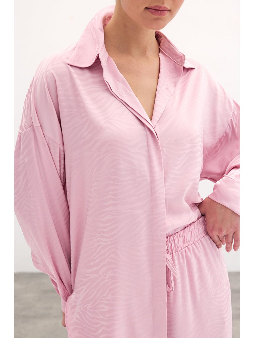 Pembe Zebra Desenli Salaş Gömlek - Pudra-4