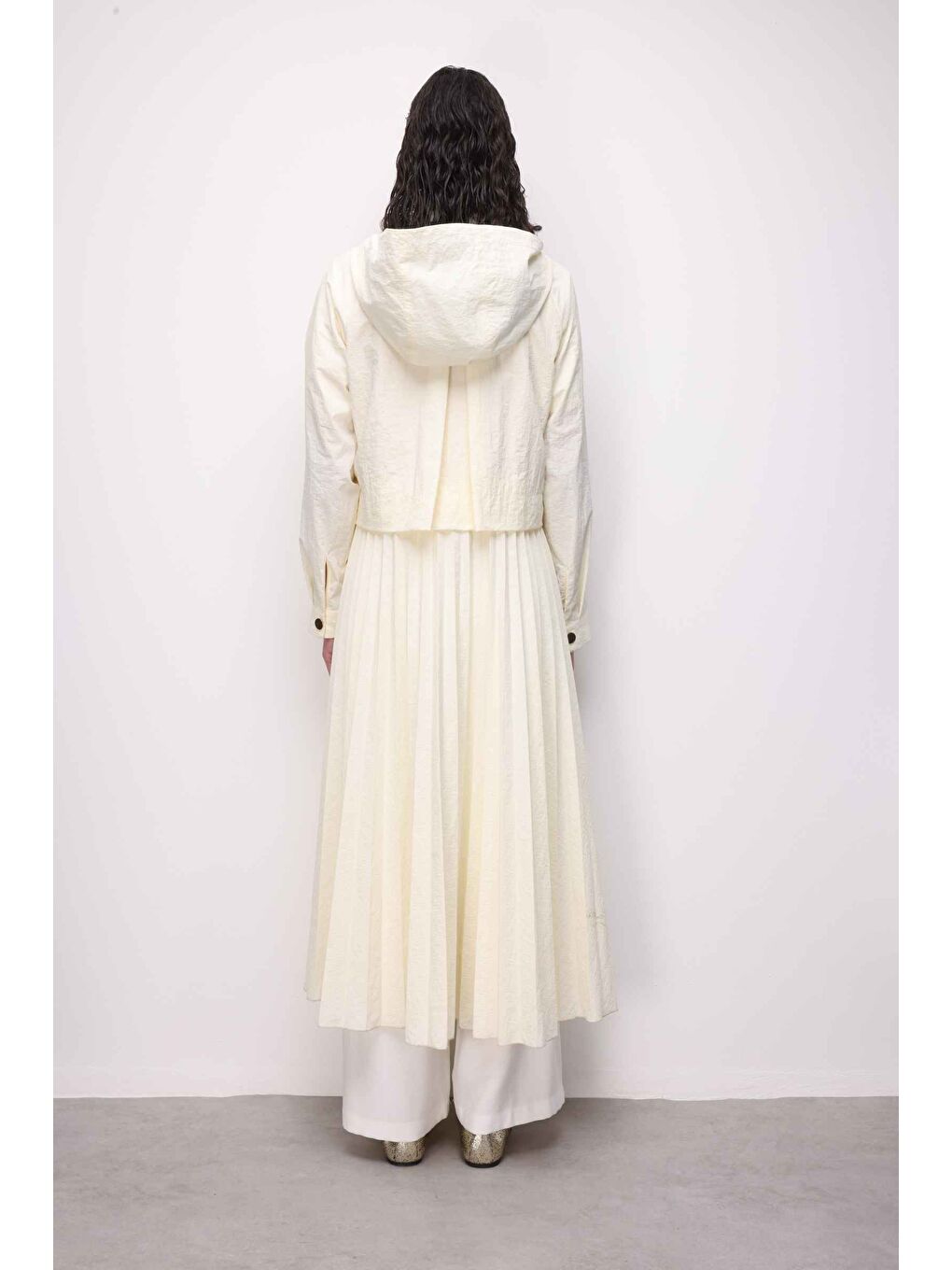 Özel Tasarım Piliseli Ekru Trençkot-5