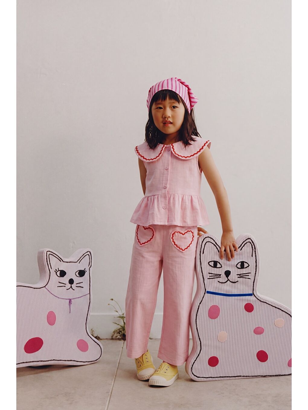 Kız Çocuk Pamuklu Pembe Bebe Yaka Kalp Cep Detaylı Bluz Pantolon Takım