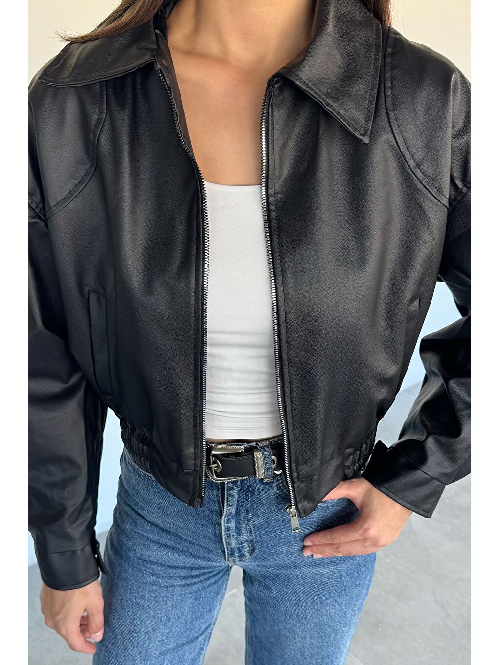 Siyah Kadın Bel Lastikli İç Astarlı Fermuarlı Suni Deri Ceket-2