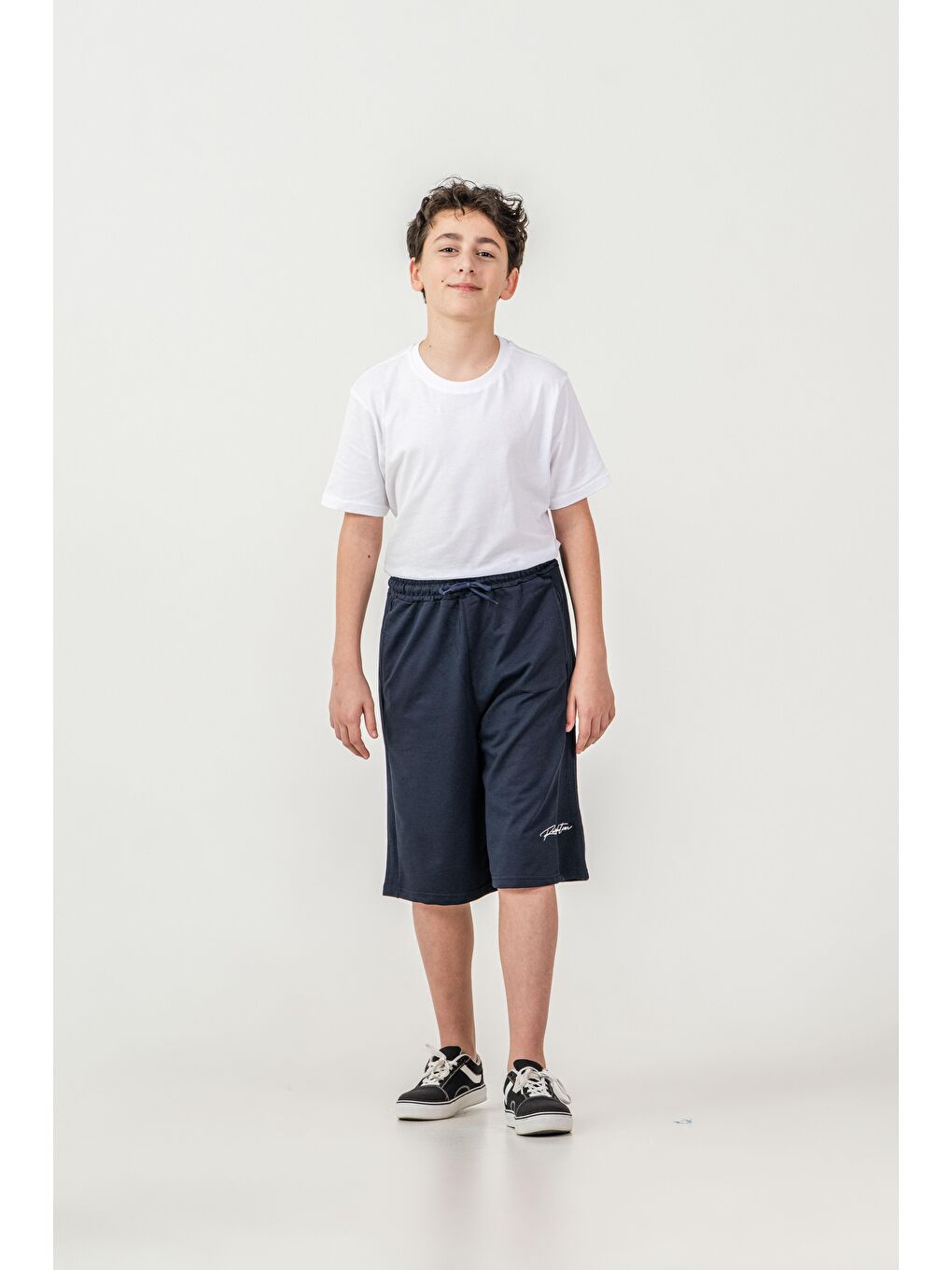 Lacivert Sol Bacak Nakışlı Erkek Çocuk Şort