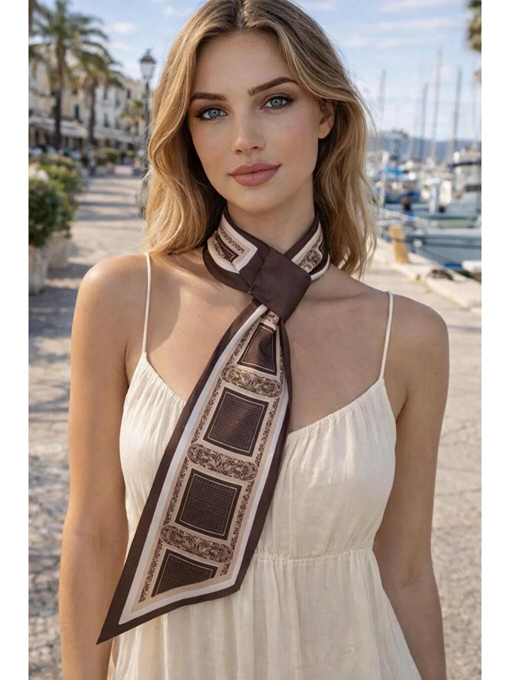Bej Kadın Kahverengi Klasik Desenli Premium Boyun Fuları FLR1002 KAHVERENGI-1
