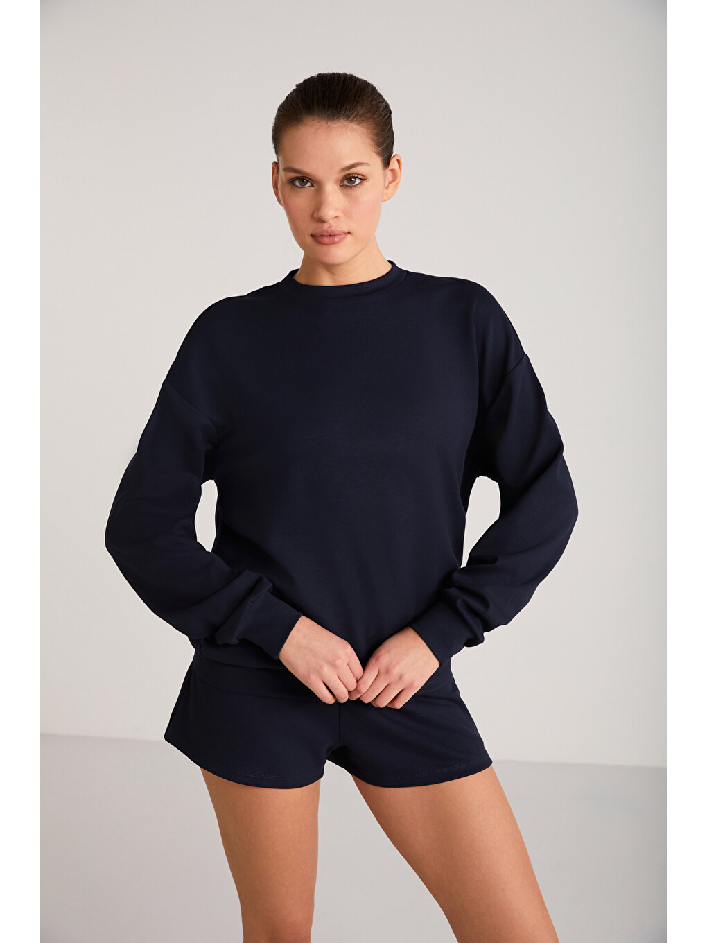 Maisie Kadın Scuba Kumaşlı Aşırı Yumuşak Yuvarlak Yakalı Oversize Lacivert Sweatshirt