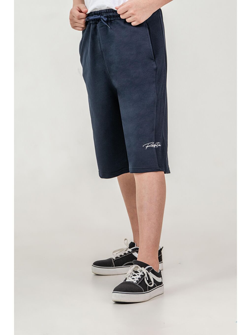 Lacivert Sol Bacak Nakışlı Erkek Çocuk Şort-1