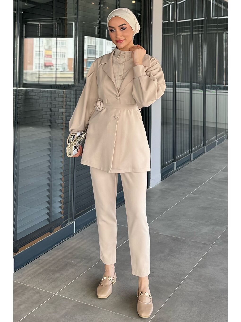 Bej Kemer Detaylı Balon Kol Ceket Pantolon Tesettür İkili Takım