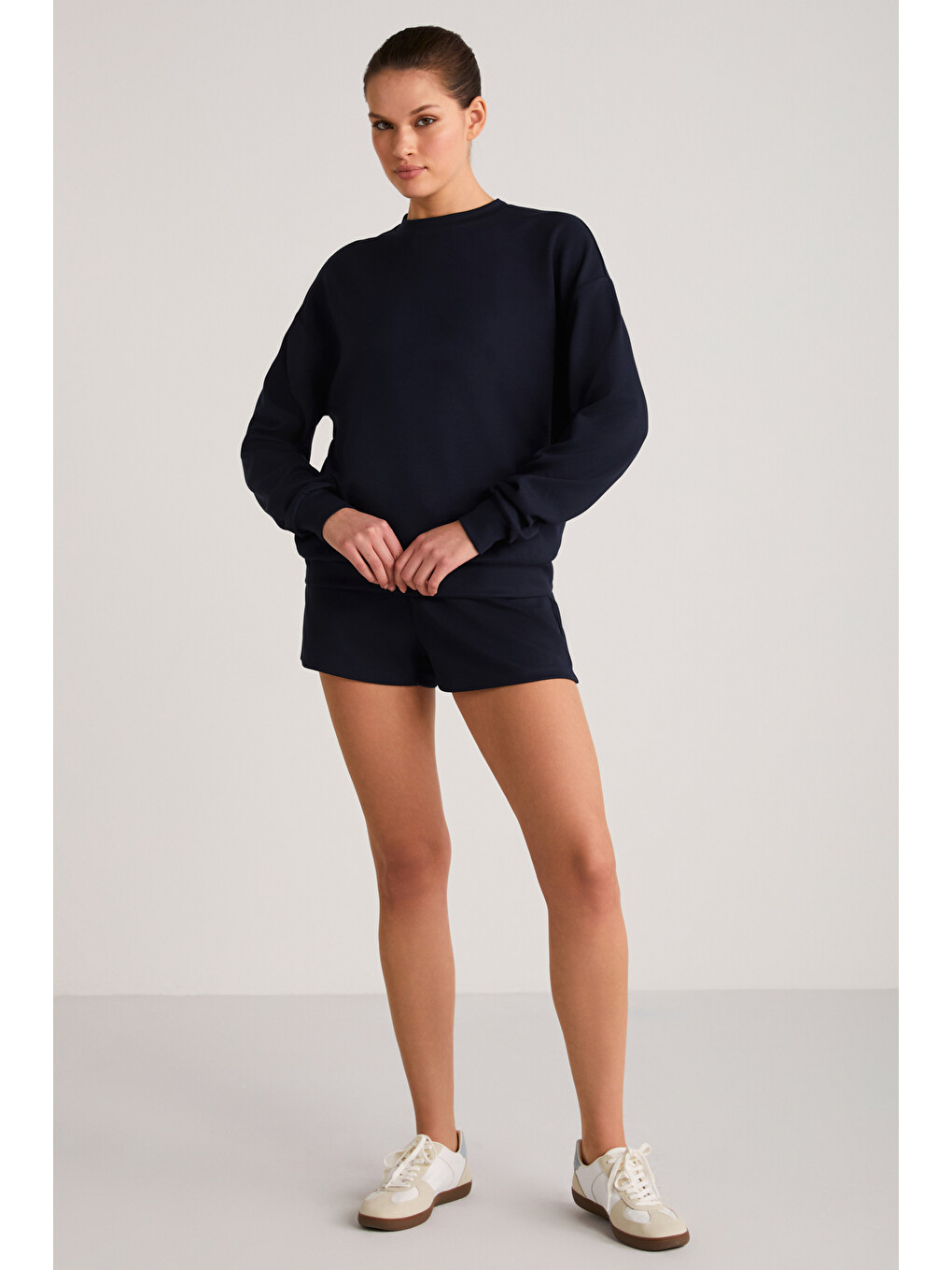 Maisie Kadın Scuba Kumaşlı Aşırı Yumuşak Yuvarlak Yakalı Oversize Lacivert Sweatshirt-2