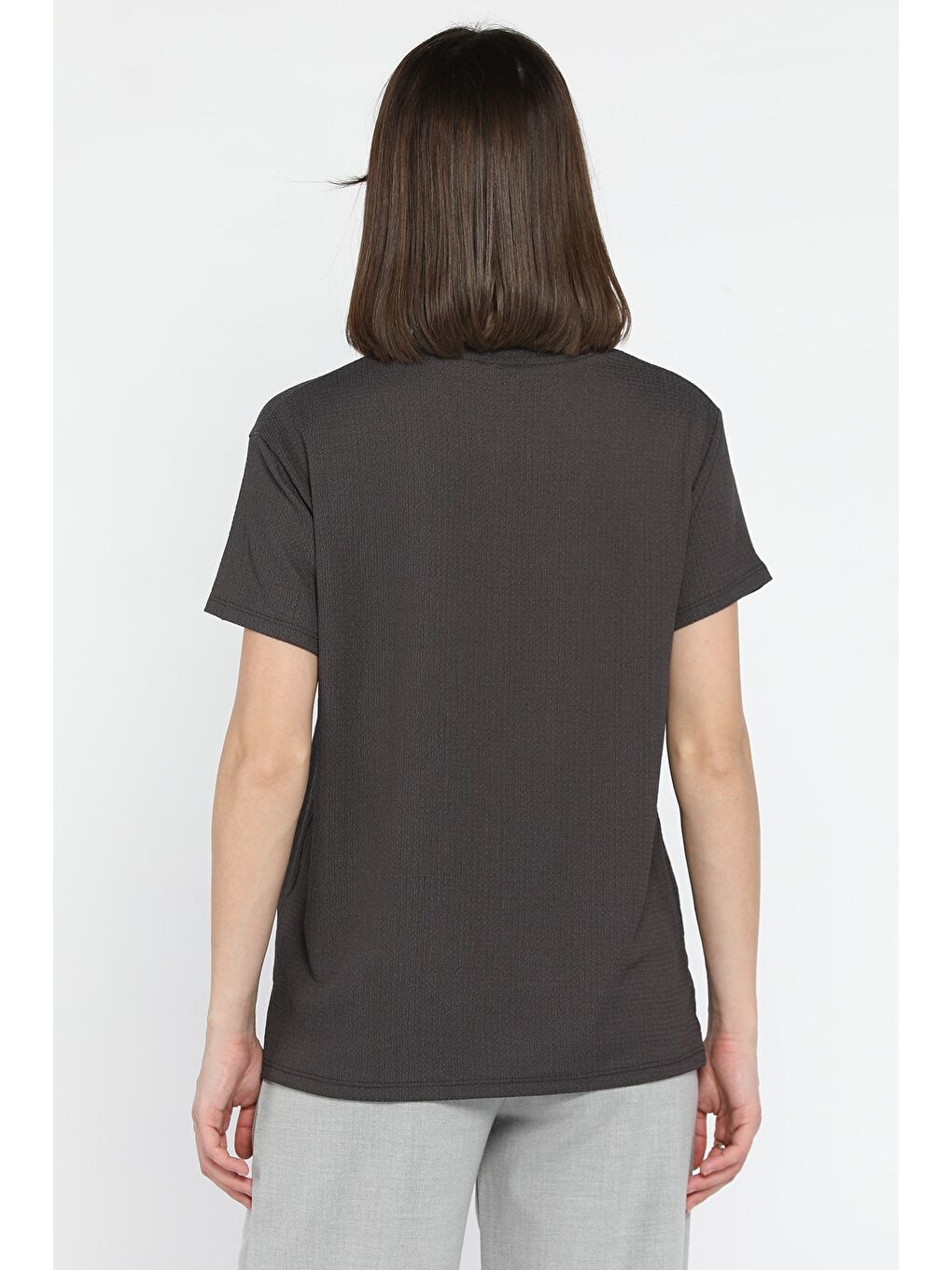 Antrasit Kadın Bisiklet Yaka Kalp Nakışlı Tişört-2