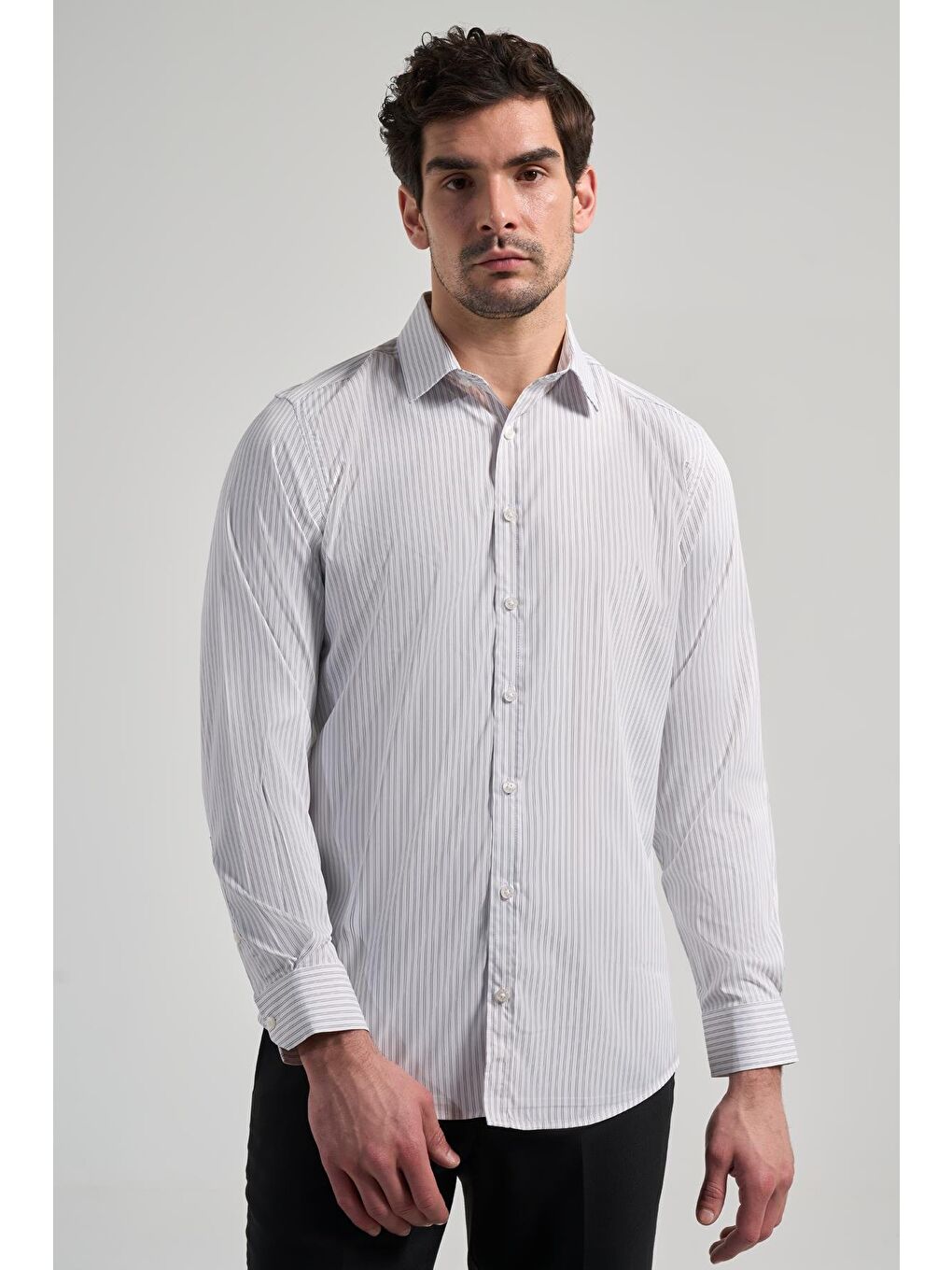 Beyaz Uzun Kol Desen Yarım İtalyan Yaka Cepsiz Esnek Classic Slim Fit Gömlek 1004245220