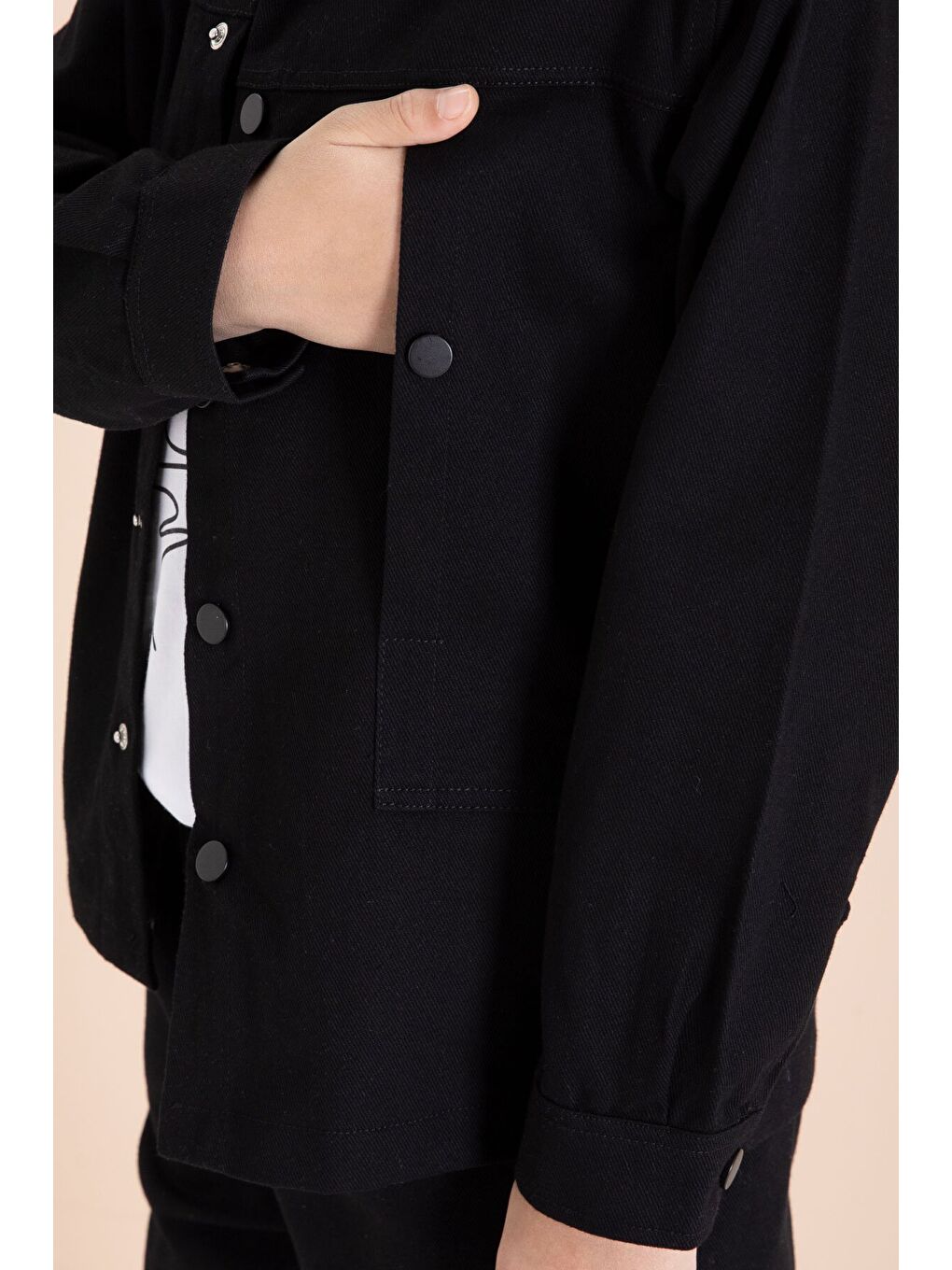 Siyah Kargo Cepli Jean Ceketli ve Pantolonlu Erkek Çocuk Tişörtlü 3lü Takım 23535-3