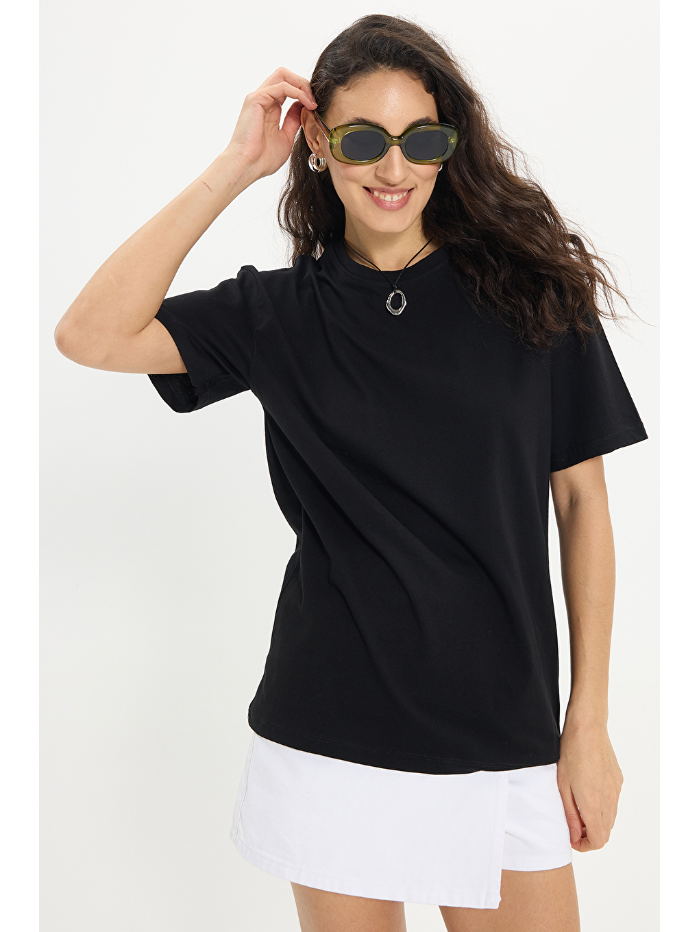 Kadın Slim Fit Dar Kesim %100 Pamuk Kısa Kollu Bisiklet Yaka Siyah Tişört-6