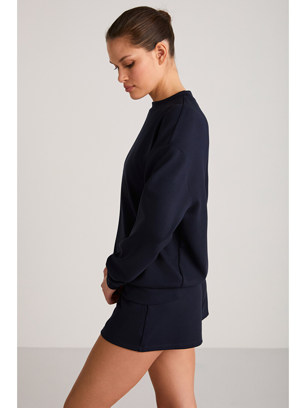 Maisie Kadın Scuba Kumaşlı Aşırı Yumuşak Yuvarlak Yakalı Oversize Lacivert Sweatshirt-3