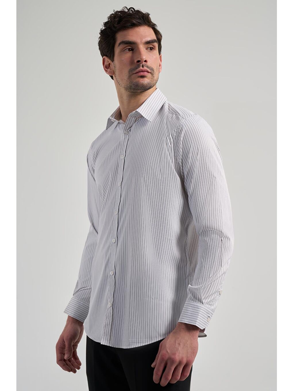 Beyaz Uzun Kol Desen Yarım İtalyan Yaka Cepsiz Esnek Classic Slim Fit Gömlek 1004245220-2