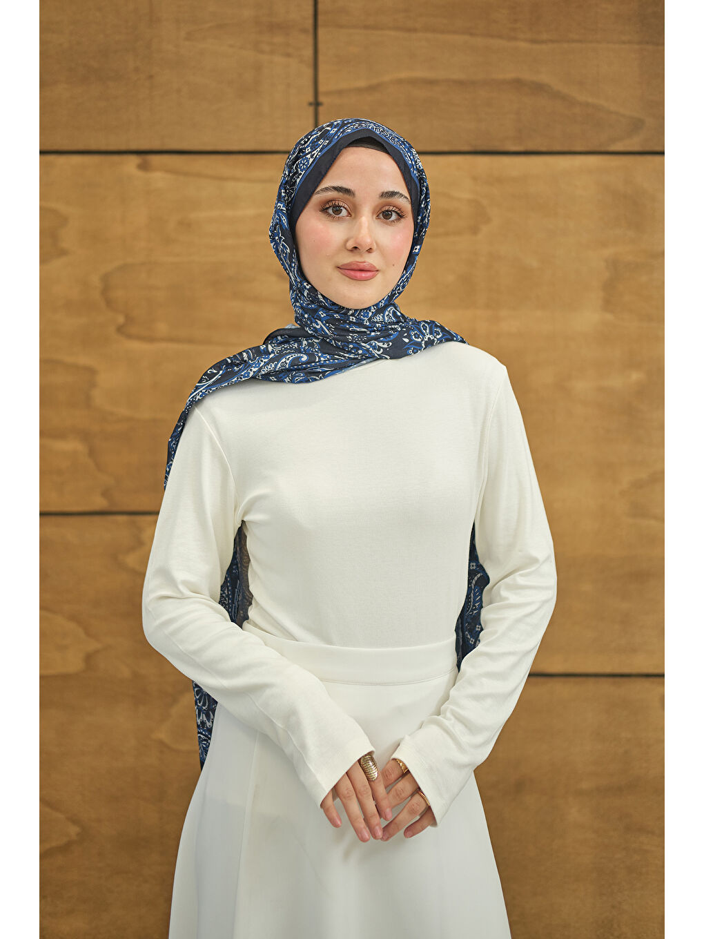 Kadın Yarım Balıkçı Yaka Parmak Geçirme Detay Slimfit Penye Body Ekru-2