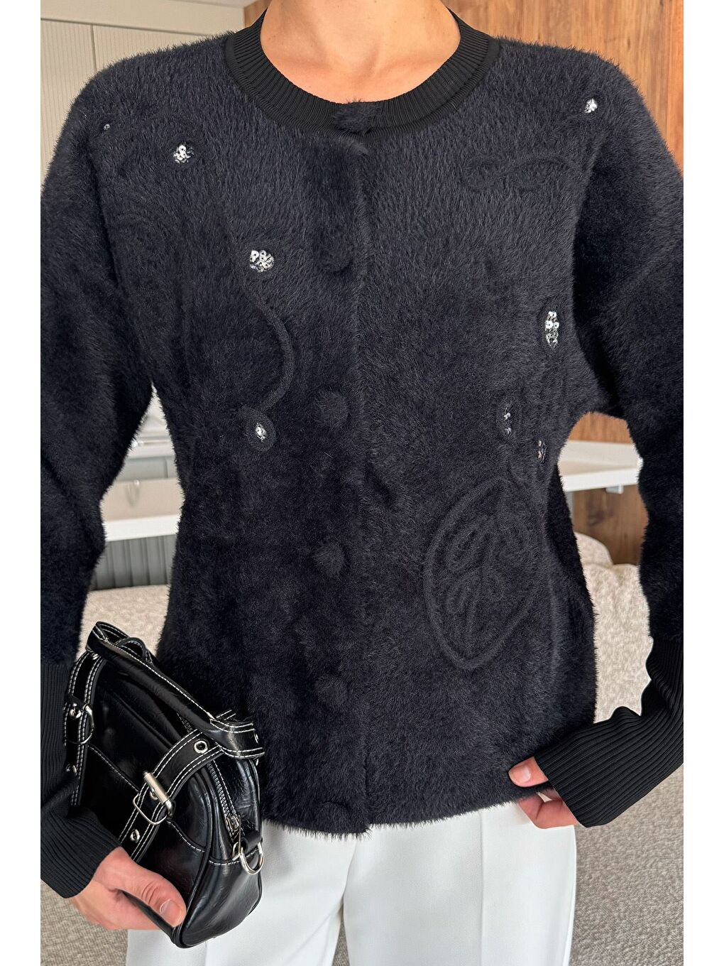 Siyah Kadın Pul İşlemeli Yumoş İplik Triko Ceket (s-m-l-xl Uyumludur)-1