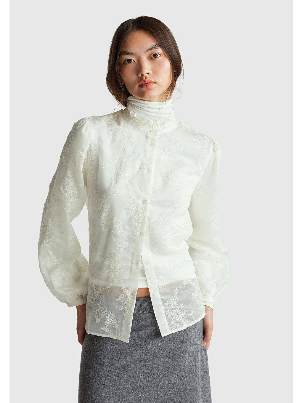 Kadın Ekru Liyosel ve Pamuk Karışımlı Düğmeli Kolu Lastikli Gömlek