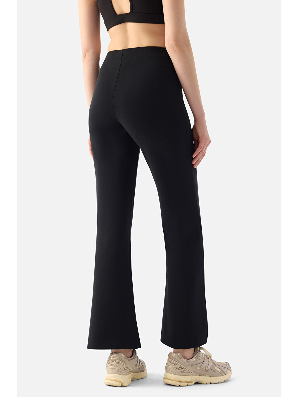 Mira Modal İspanyol Paça Siyah Pantolon-4