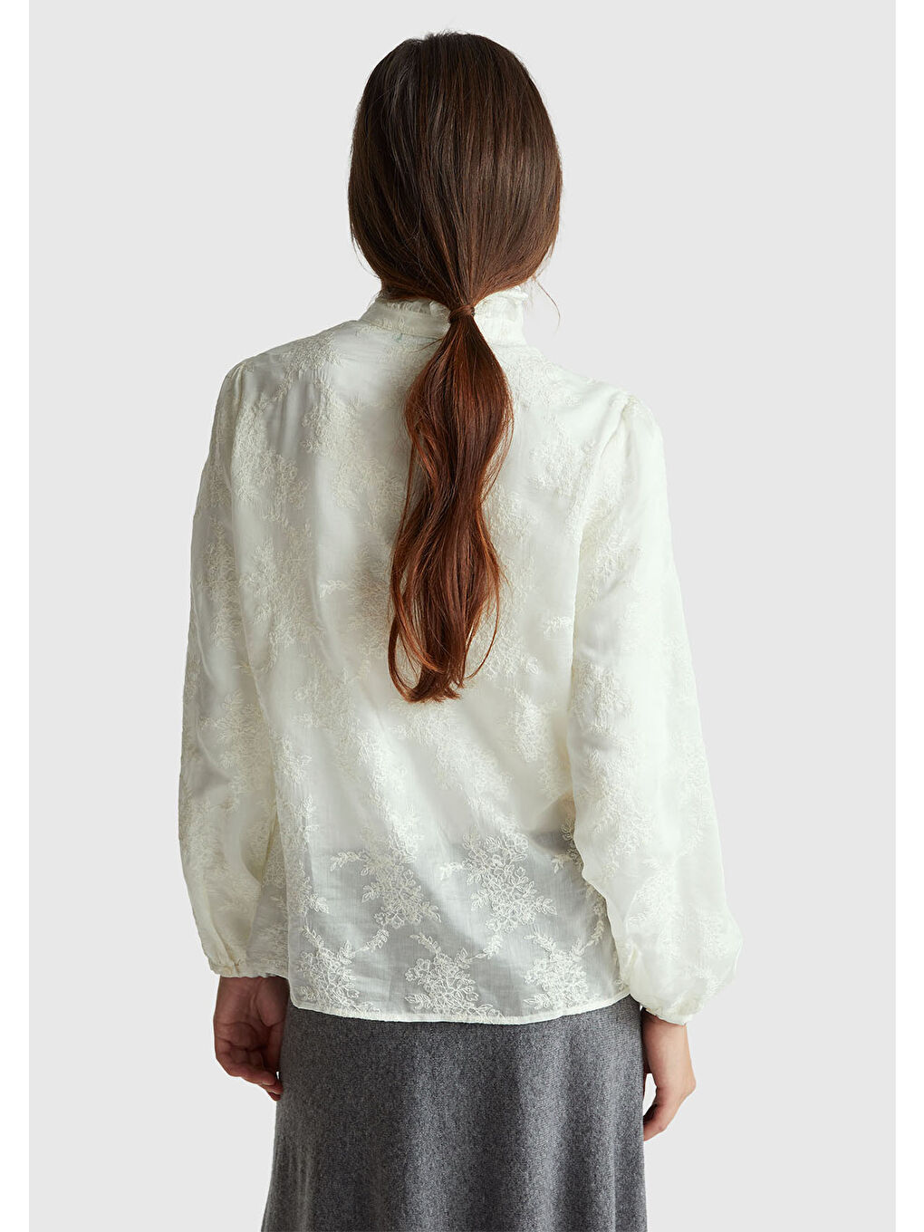 Kadın Ekru Liyosel ve Pamuk Karışımlı Düğmeli Kolu Lastikli Gömlek-2