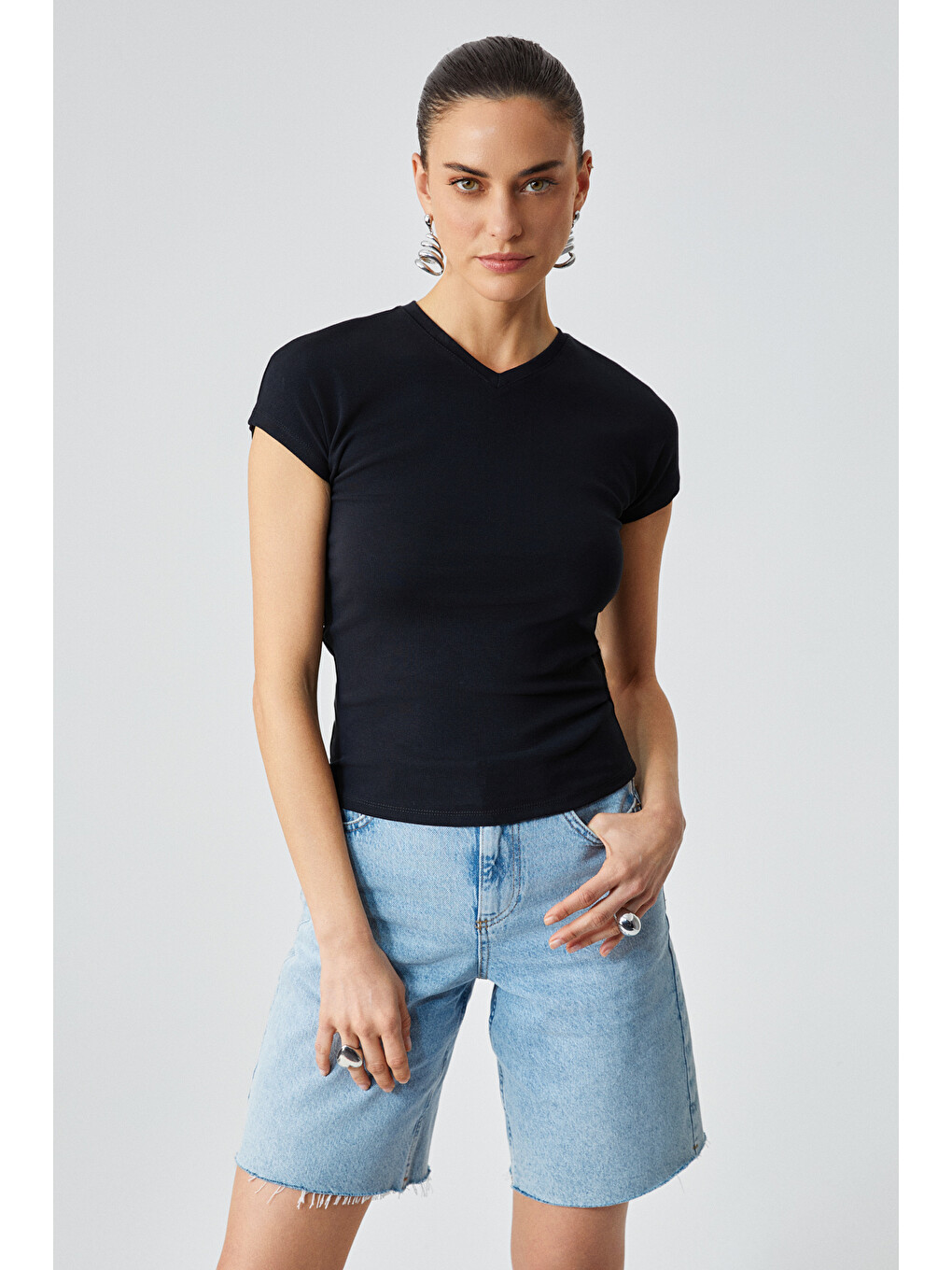 Marta Kadın Yuvarlak Yaka Kısa Kol Slim Siyah T-shirt-2