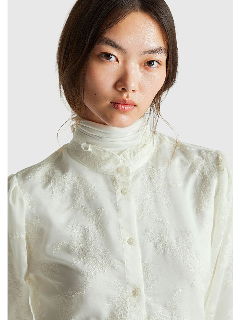 Kadın Ekru Liyosel ve Pamuk Karışımlı Düğmeli Kolu Lastikli Gömlek-5