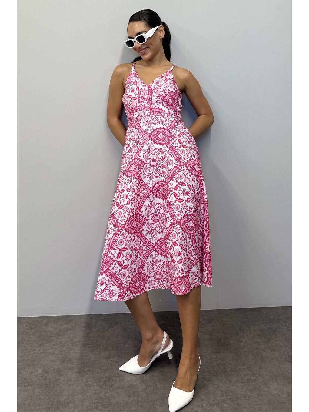 Pembe Desenli Dekolteli Midi Boy Elbise Mg1537-5