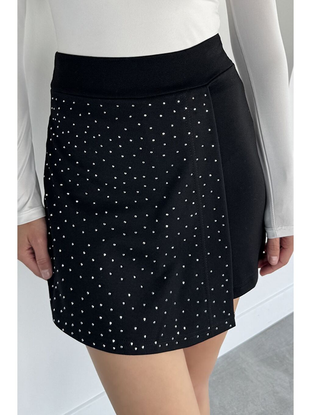 Siyah Kadın Taş İşlemeli Şort Etek-1