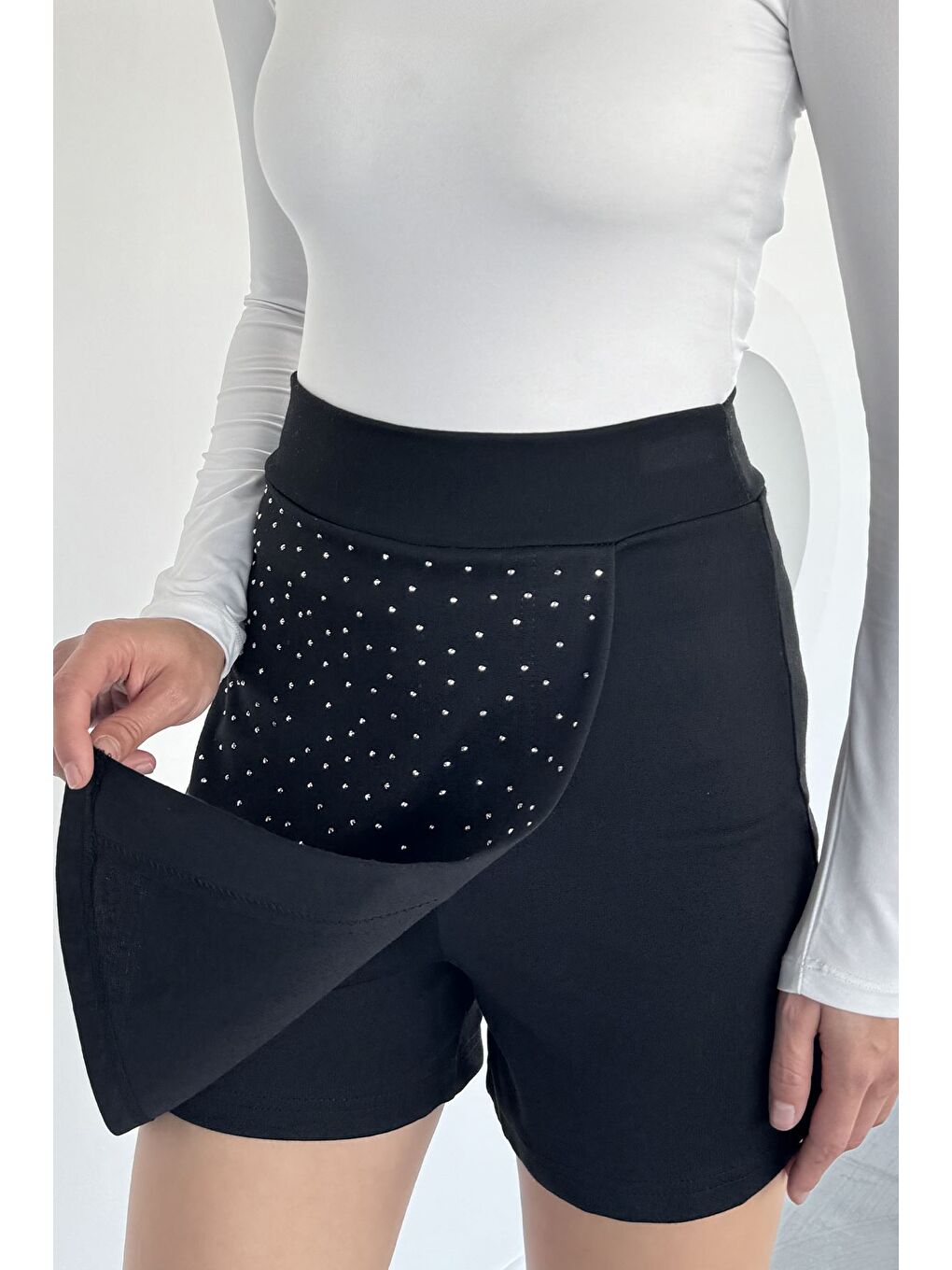 Siyah Kadın Taş İşlemeli Şort Etek-2