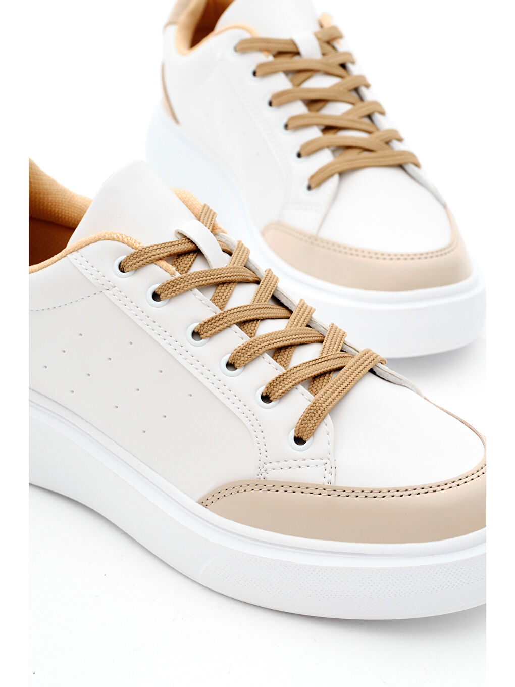 Kahverengi Kadın Beyaz Toprak Rahat Kalıp Yüksek Poli Taban Bağcıklı Spor Ayakkabı-2