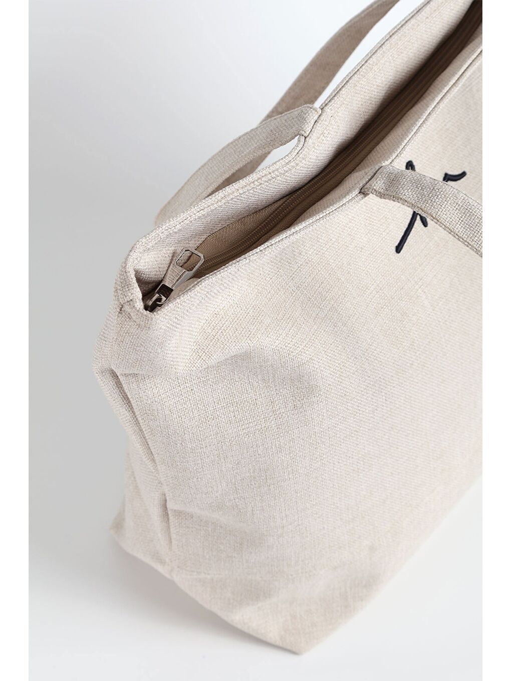 Bej İmza Detaylı Nakışlı Fermuarlı Keten Plaj Çantası Ekru Renk 35-1