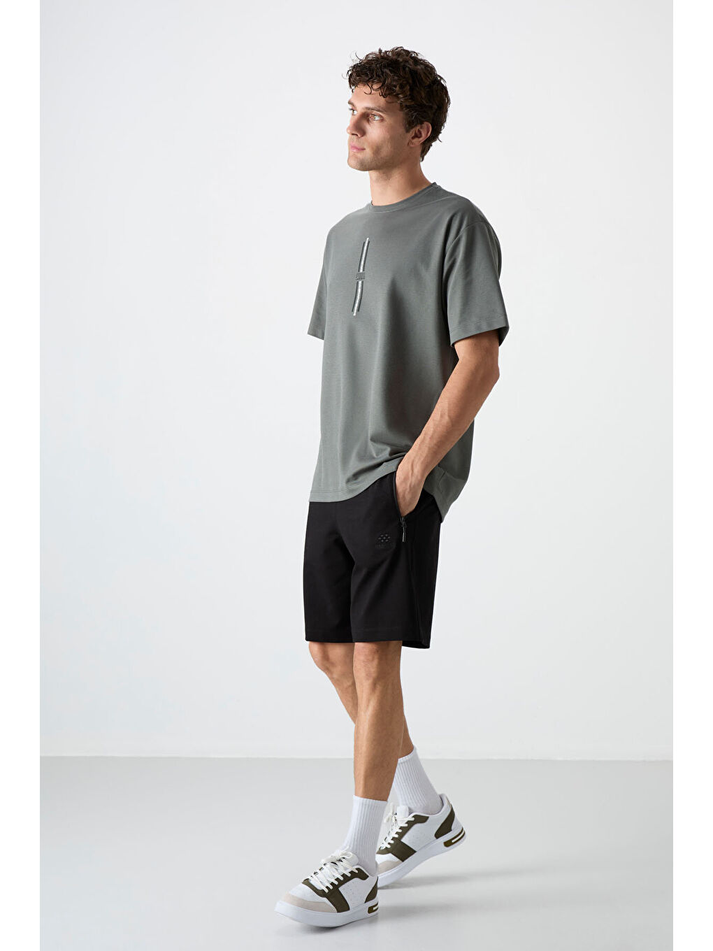 Standart Kalıp 3lü Paket Siyah-Lacivert-Ekru Erkek Şort - 81136-3