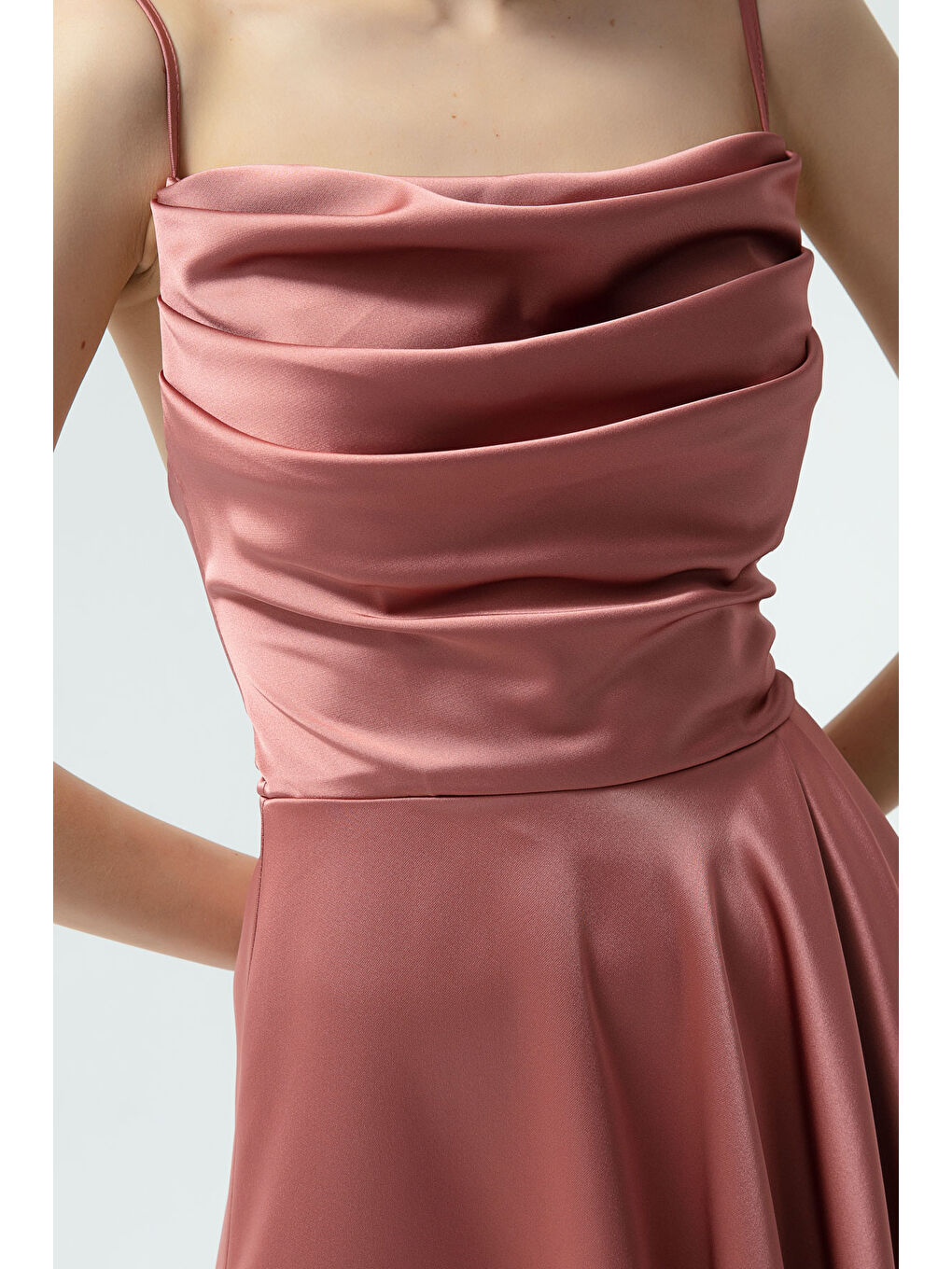 Pembe Kadın Somon Volanlı Yırtmaçlı Saten Midi Boy Abiye & Mezuniyet Elbisesi-2