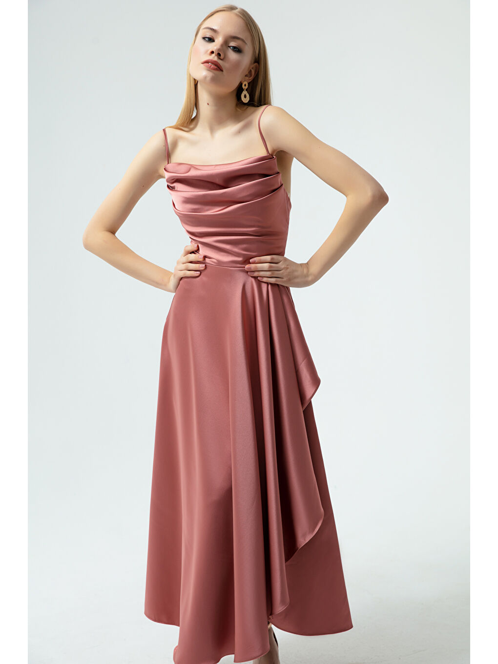 Pembe Kadın Somon Volanlı Yırtmaçlı Saten Midi Boy Abiye & Mezuniyet Elbisesi-3