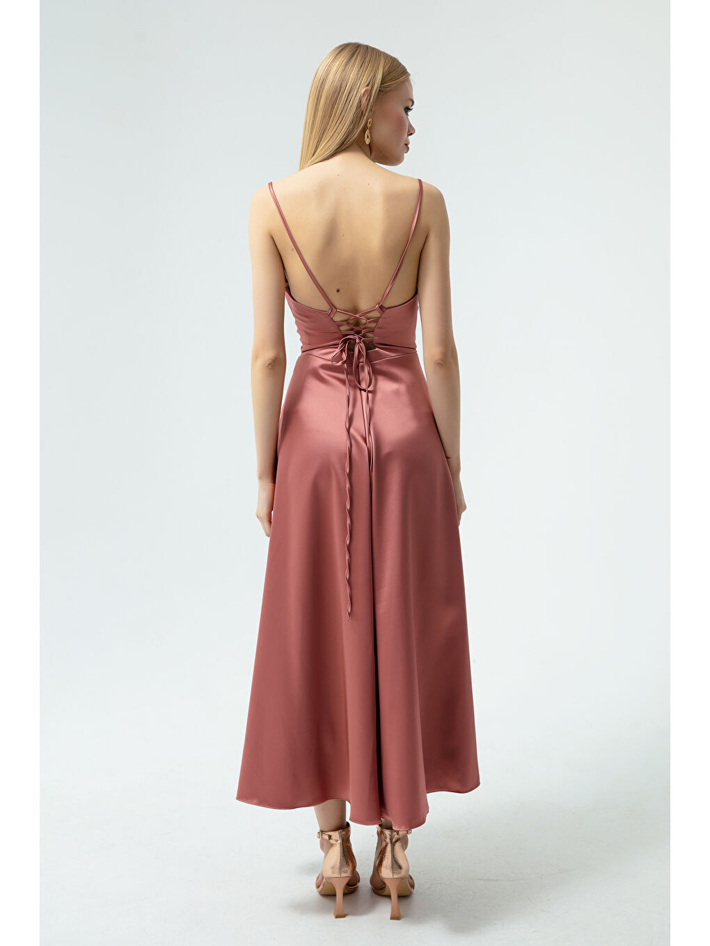 Pembe Kadın Somon Volanlı Yırtmaçlı Saten Midi Boy Abiye & Mezuniyet Elbisesi-4