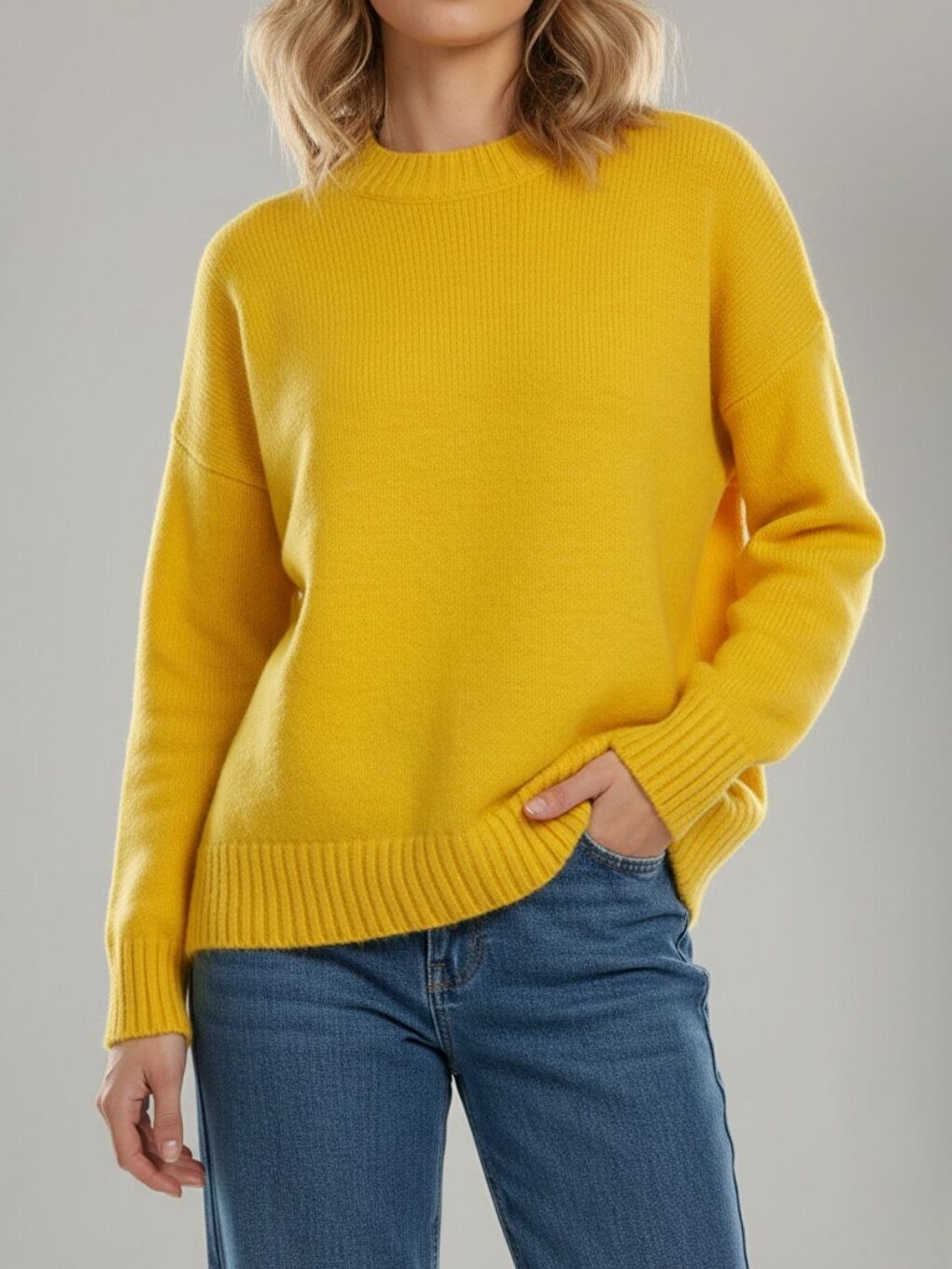 Sarı Geniş Kalıp Yumuşak Dokulu Dik Yaka Triko Kazak-1