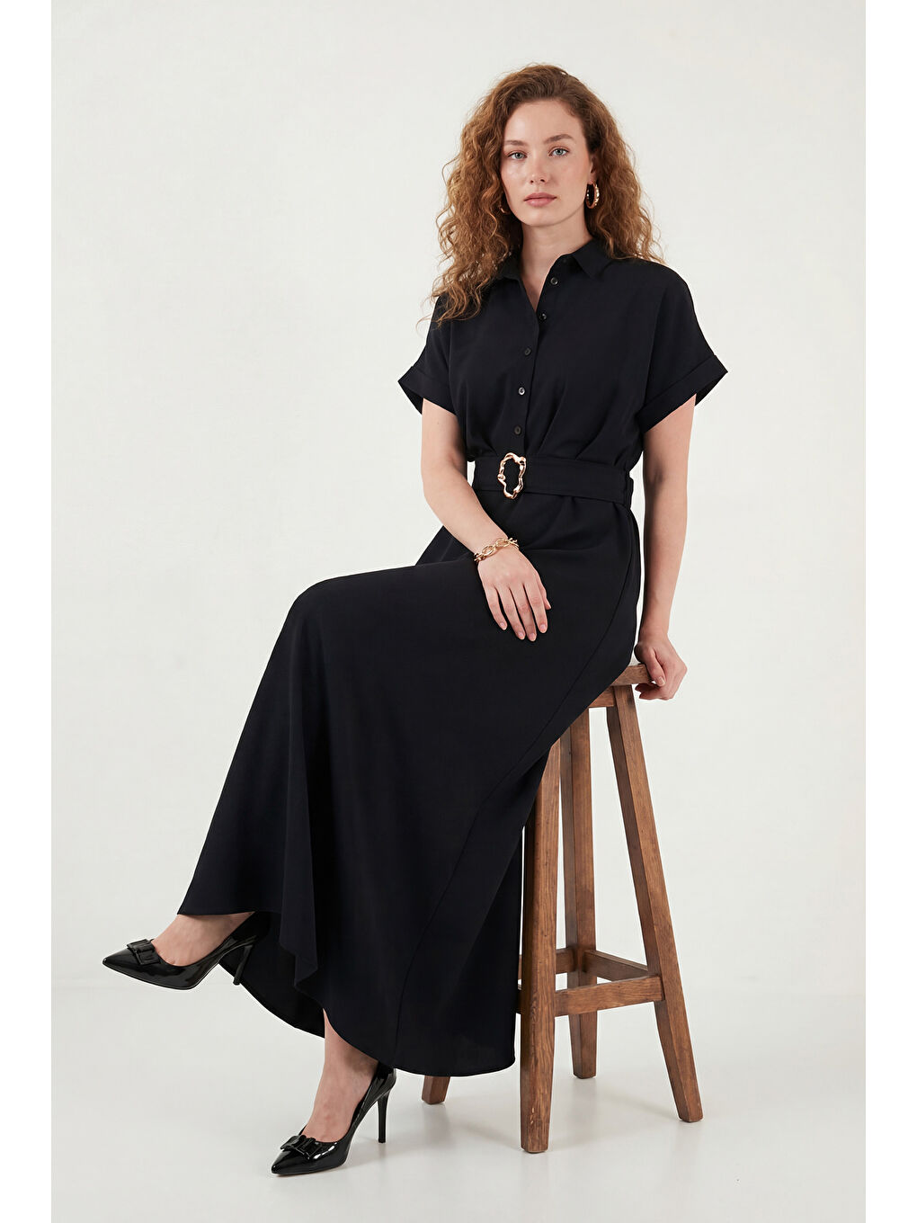 Siyah Gömlek Yaka Kemerli Maxi Boy Elbise 6922376-3