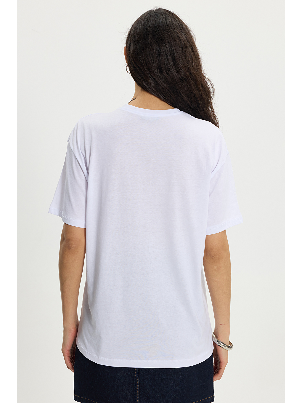 Kadın Slim Fit Dar Kesim %100 Pamuk Kısa Kollu Bisiklet Yaka Beyaz Tişört-5