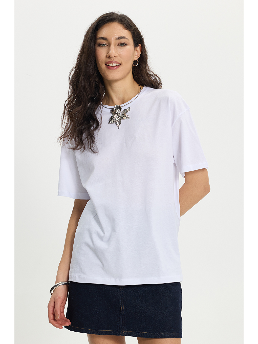 Kadın Slim Fit Dar Kesim %100 Pamuk Kısa Kollu Bisiklet Yaka Beyaz Tişört-6