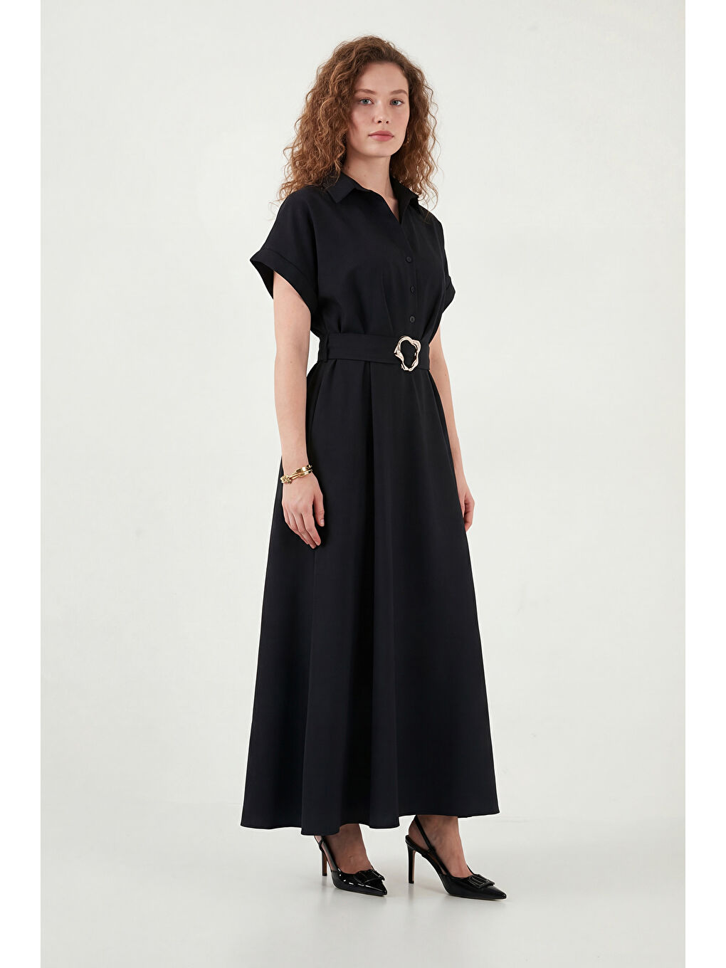 Siyah Gömlek Yaka Kemerli Maxi Boy Elbise 6922376-4