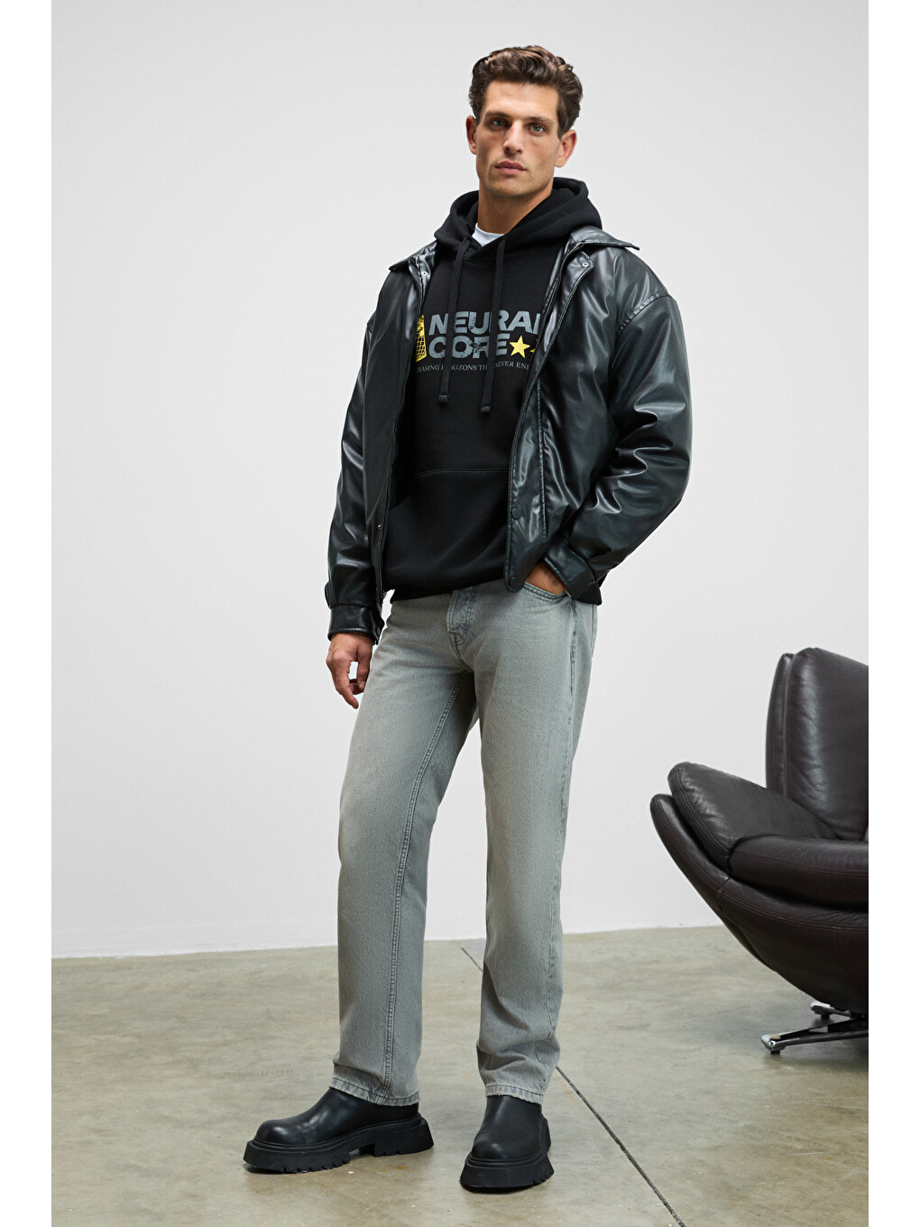 Cornelıus Erkek Önü Ve Kolları Baskılı Kapüşonlu Kordonlu Kanguru Cepli Siyah Sweatshirt-3