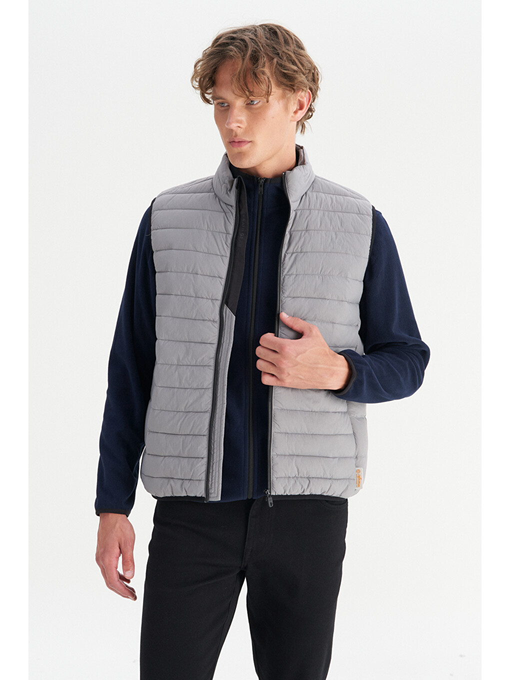 Gri Regular Fit Normal Kesim Dik Yaka Cepli Şişme Yelek