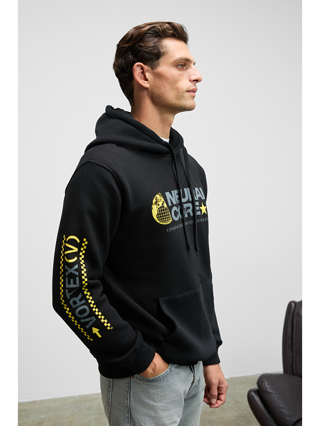 Cornelıus Erkek Önü Ve Kolları Baskılı Kapüşonlu Kordonlu Kanguru Cepli Siyah Sweatshirt-4