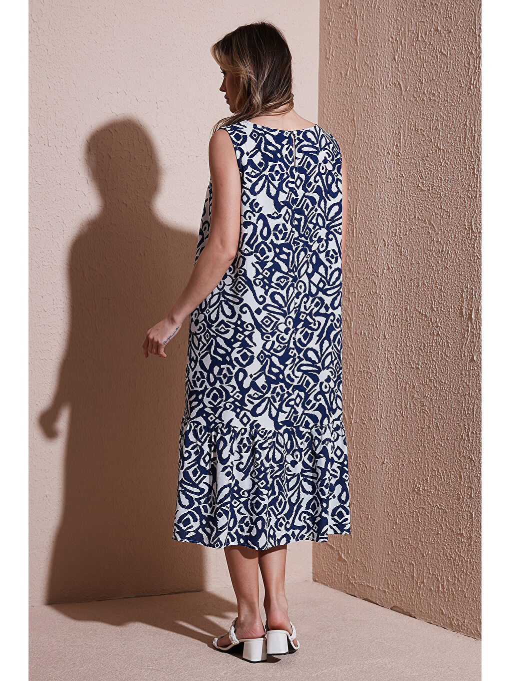 Mavi Desenli Rahat Kalıp Bisiklet Yaka Midi Elbise 26Y0458K1-4