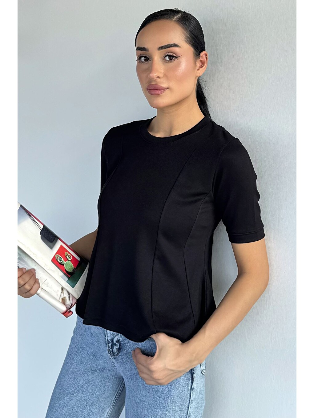 Siyah Kısa Kollu Volanlı Bluz-2