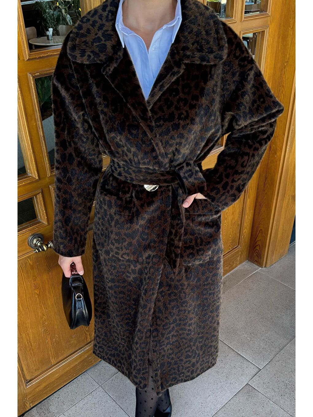 Kahverengi Kadın İç Astarlı Kuşaklı Gold Düğme Detaylı Leopar Desen Sakallı Kaban (s-m-l-xl Beden Uyumludur.)-3