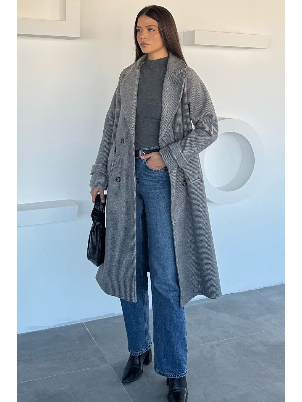 Siyah Kadın İç Astarlı Bel Kuşaklı Desenli Kaşe Kaban