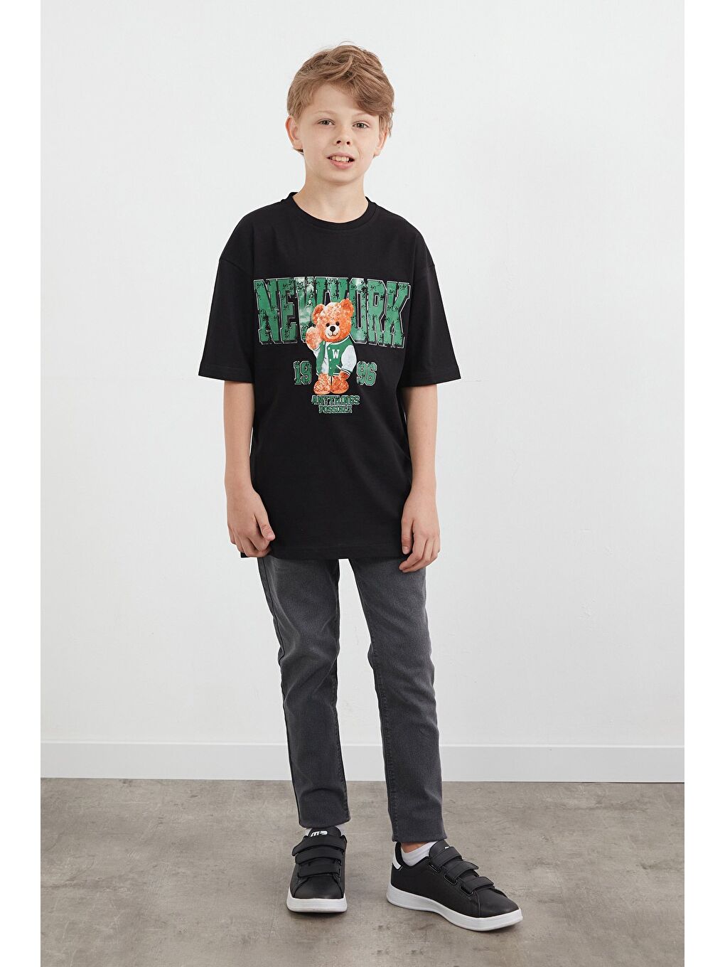 Siyah Newyork Yazı Ve Ayıcık Baskılı Erkek Çocuk Tişört-1
