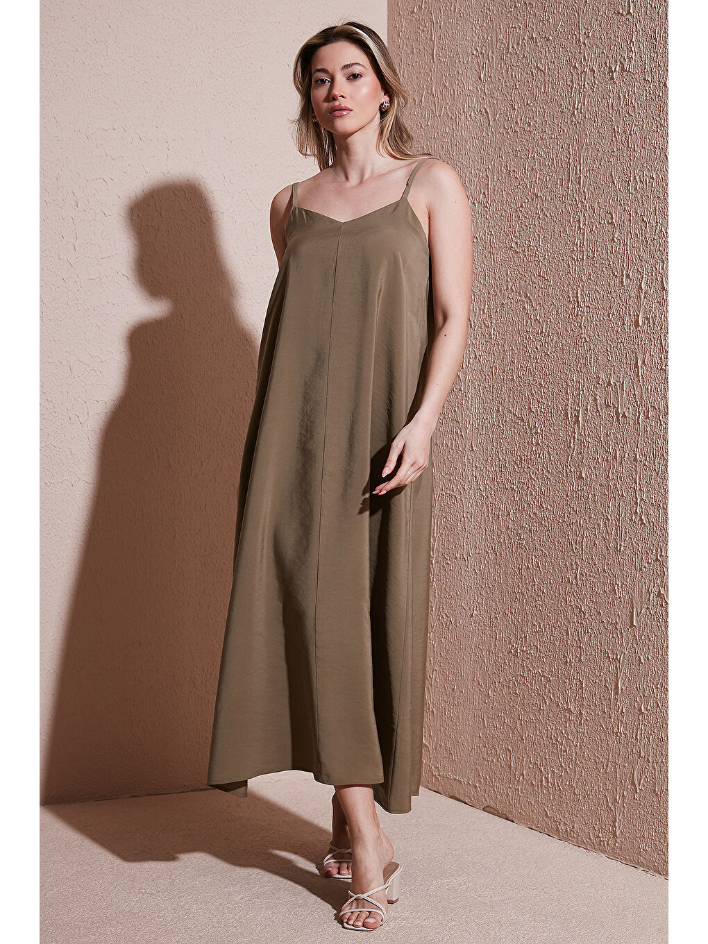 Haki A Kesim V Yaka Askılı Modal Midi Elbise 26Y0501K1-2