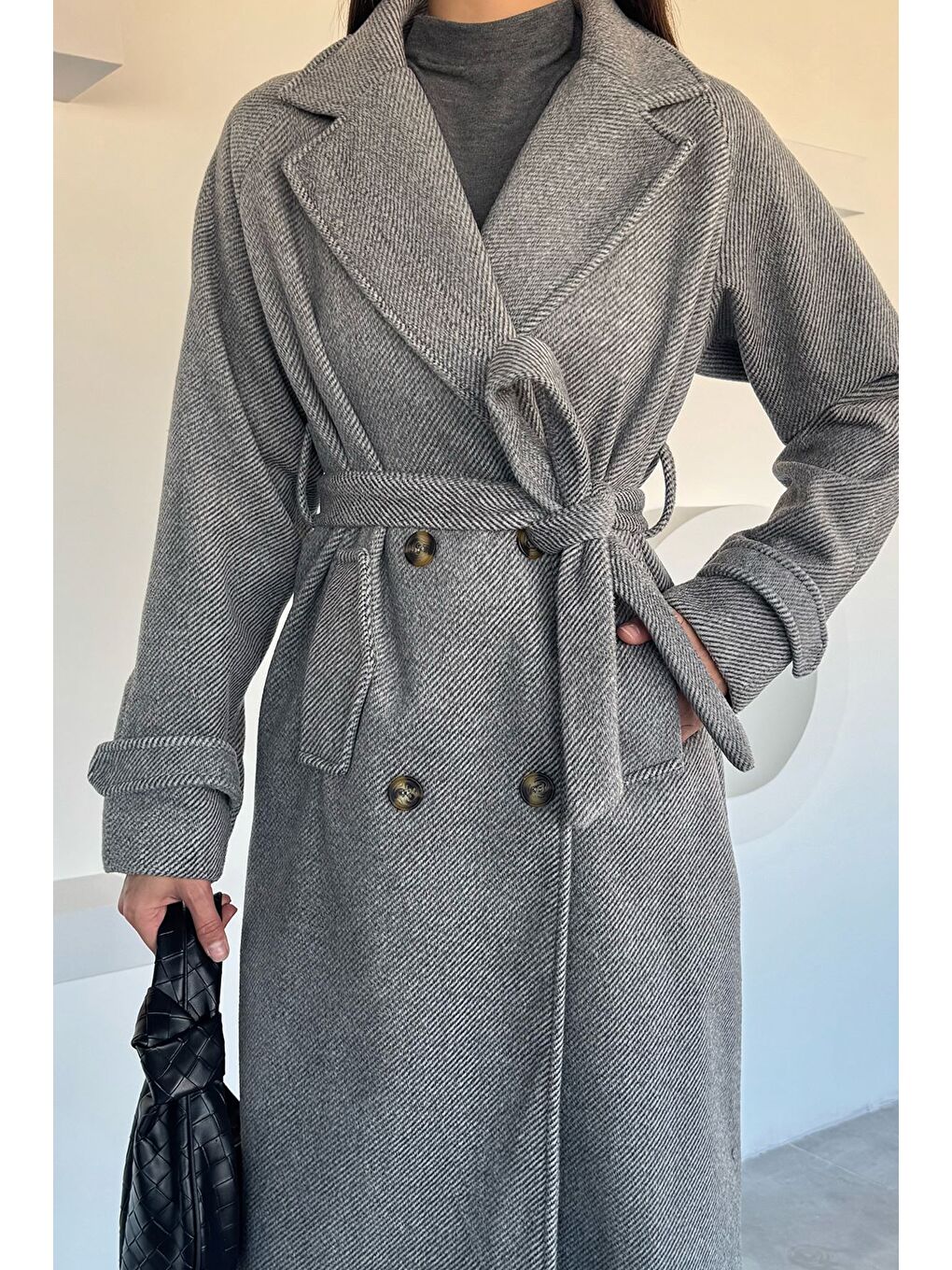 Siyah Kadın İç Astarlı Bel Kuşaklı Desenli Kaşe Kaban-2