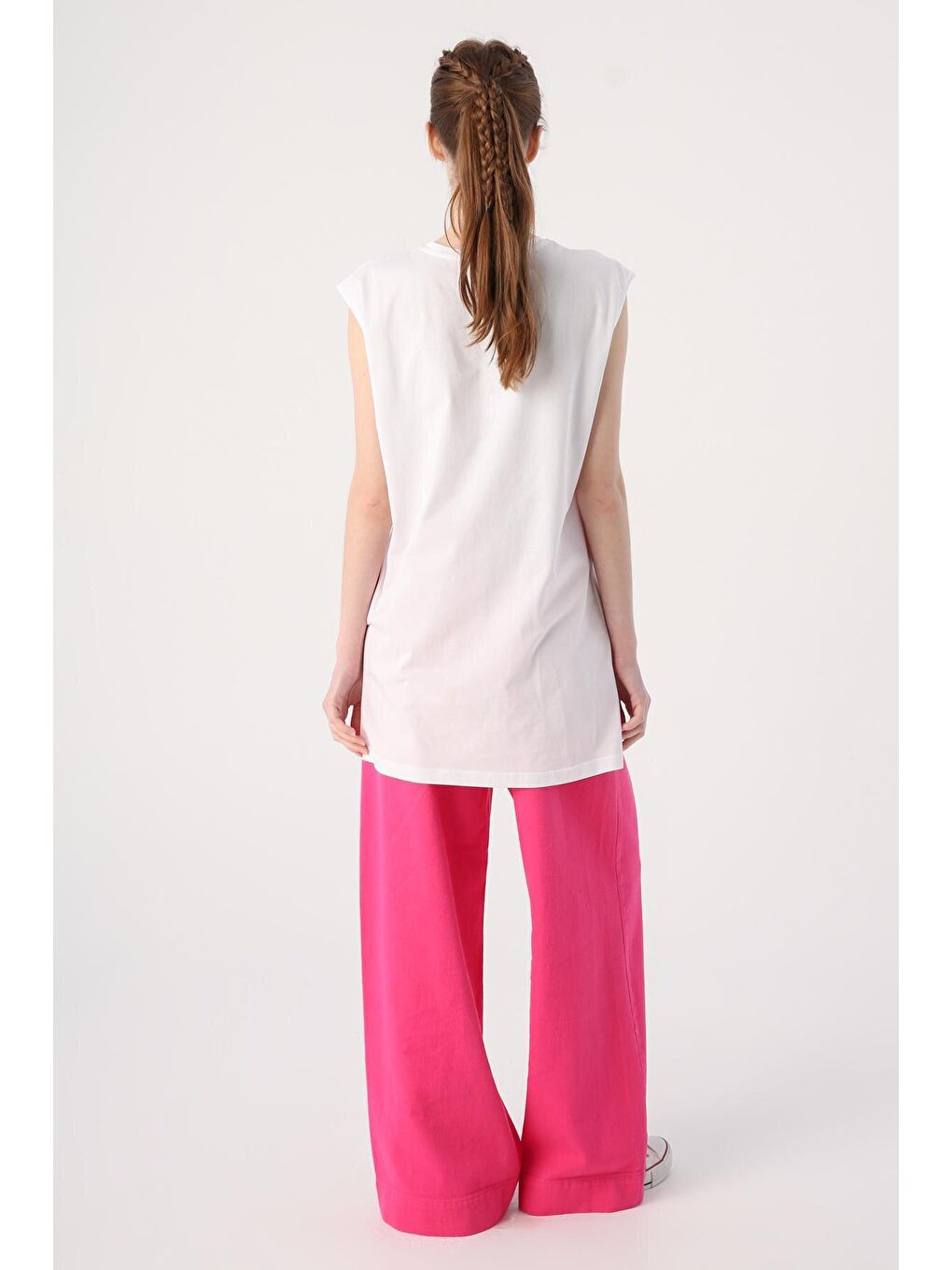 Beyaz %100 Pamuk Baskılı Bisiklet Yaka Kolsuz Tişört Tunik-2